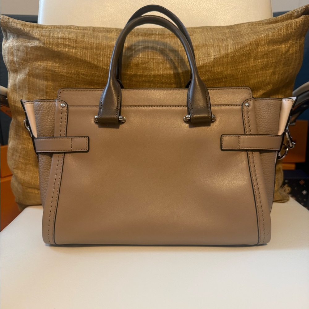 Coach Swagger 27 Satchel / Crossbody - Picture 2 of 13